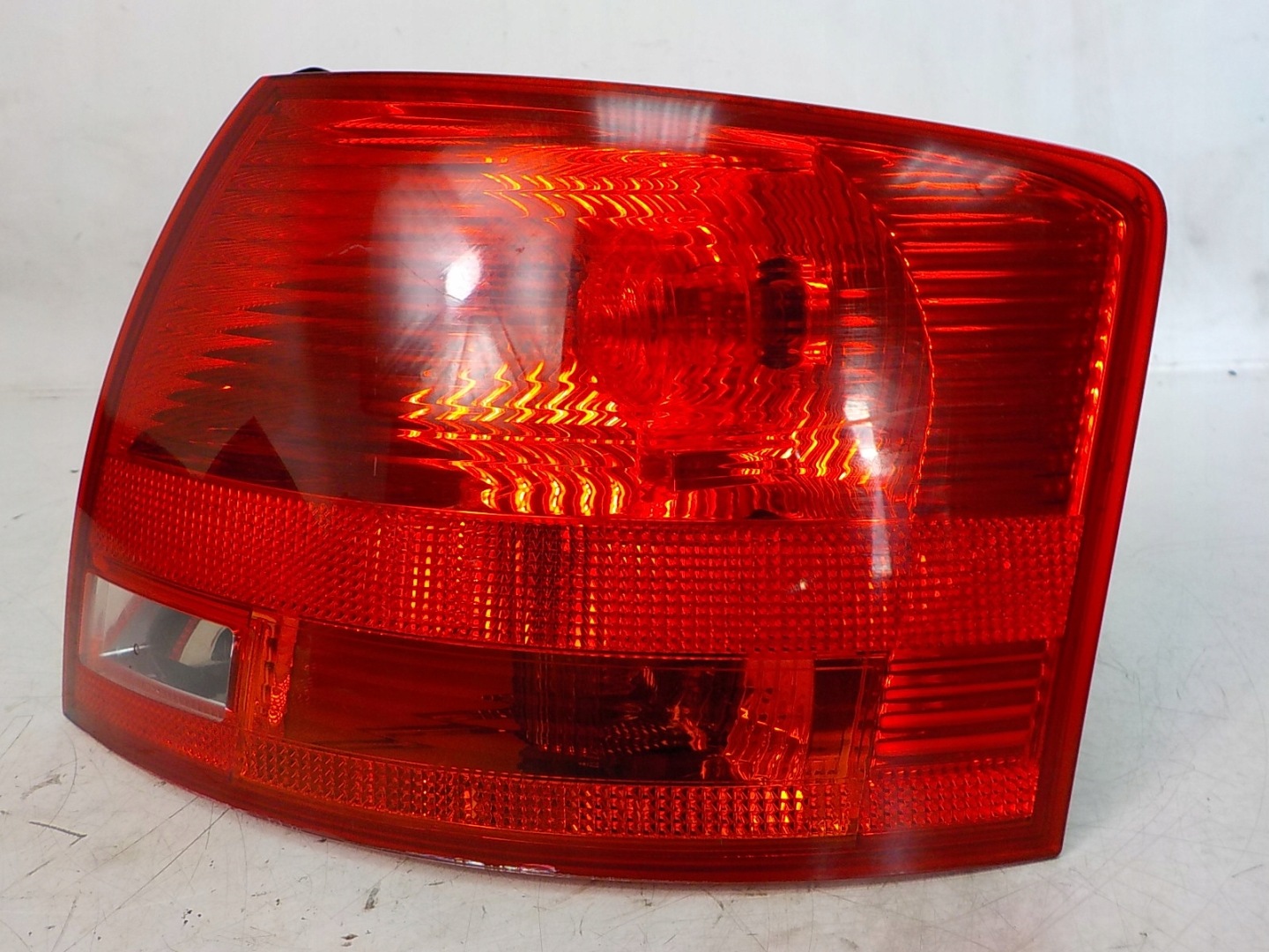 AUDI A4 B7 KOMBI light right rear part rear