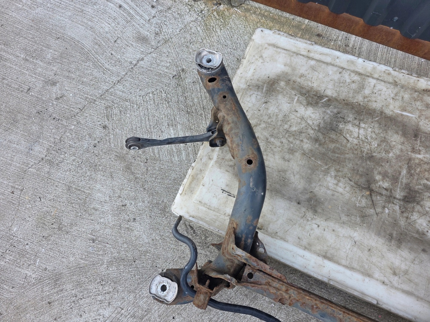 TRAWERS axle beam subframe rear part AUDI A6 C7 A7 4G0505235P original !!!