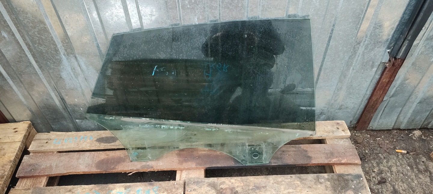 window side door left rear part AUDI A5 SPORTBACK 2012R