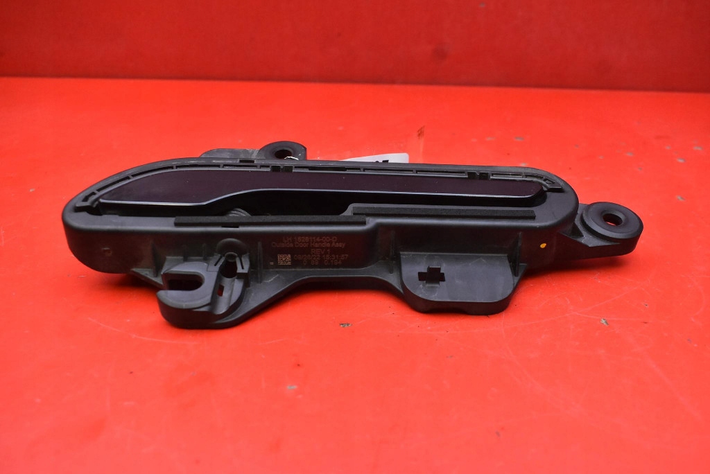 handle left front front black 1528114-00-D TESLA MODEL Y 20