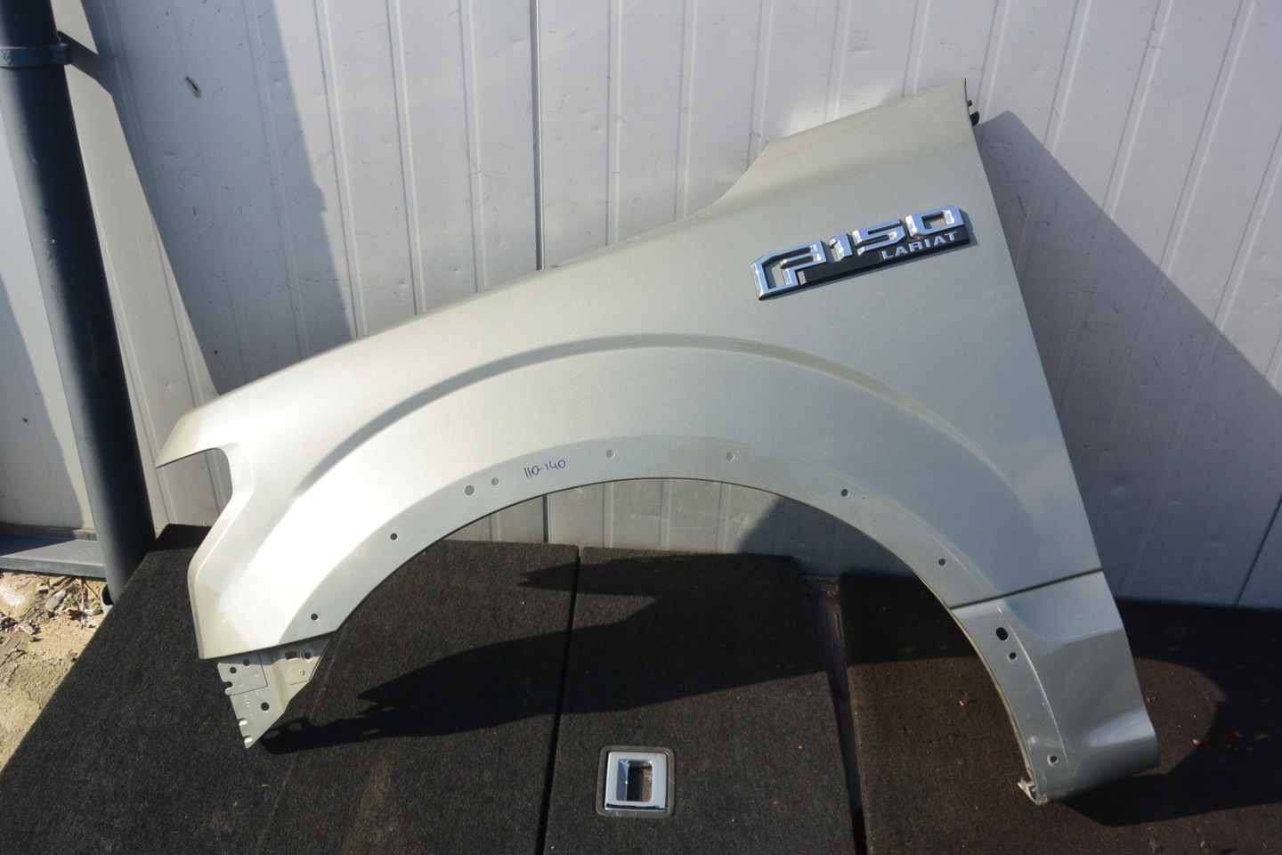 fender left front FORD F150 LARIAT 2017