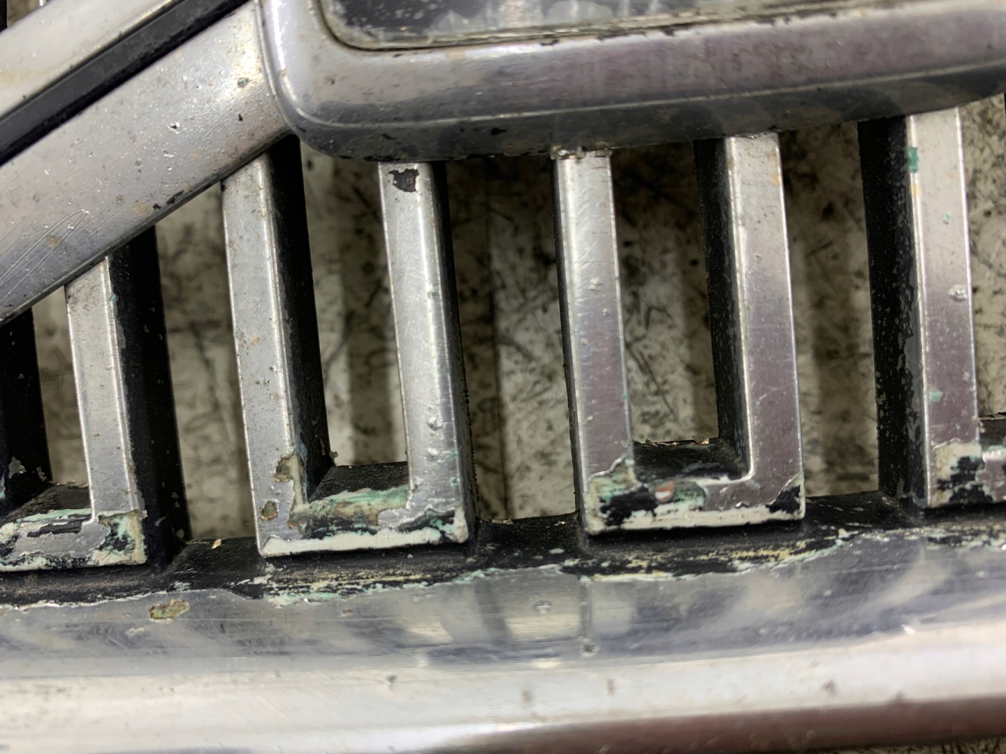 VOLVO V50 II grill grille radiator ZACZEPY