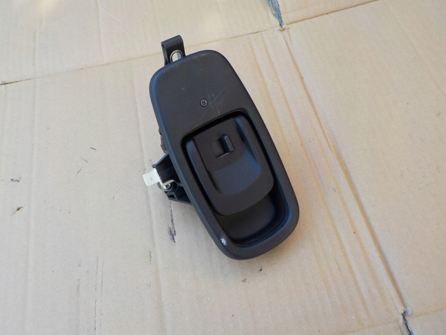 handle lock bonnet rear part mercedes w211 kombi 2003r