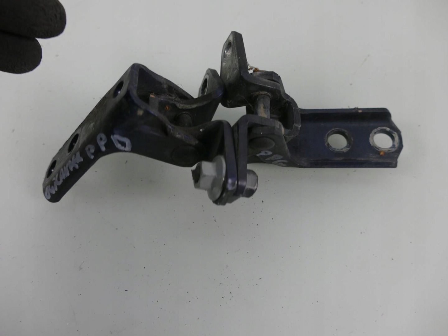 MITSUBISHI OUTLANDER II hinges door hinge right front 37E