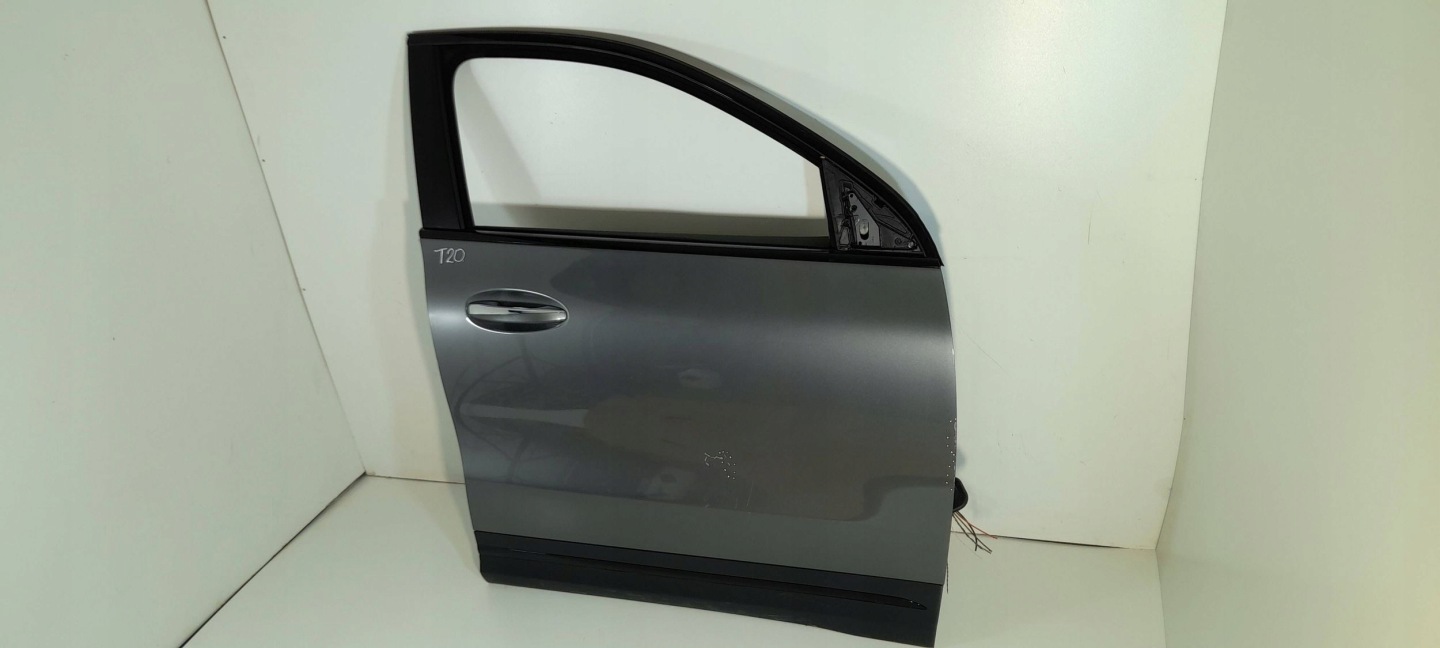 Mercedes-Benz GLA H247 2025r door front right (T20)