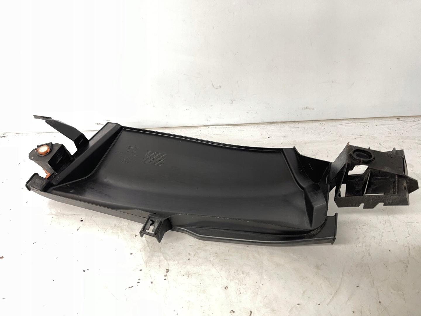 AUDI A3 S3 8V RYNNA under the window 8V1819979A