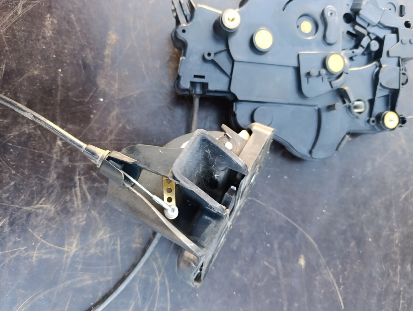 VW T5 Schloß Tür gleitende rechts 7H0843654AS
