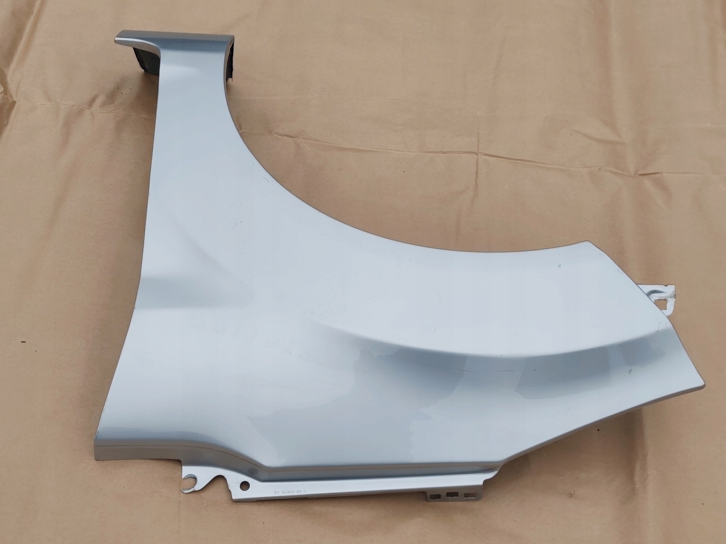FORD FIESTA MK7 LIFT 2012-2017 kotflügel links vorne MOONDUST SILVER
