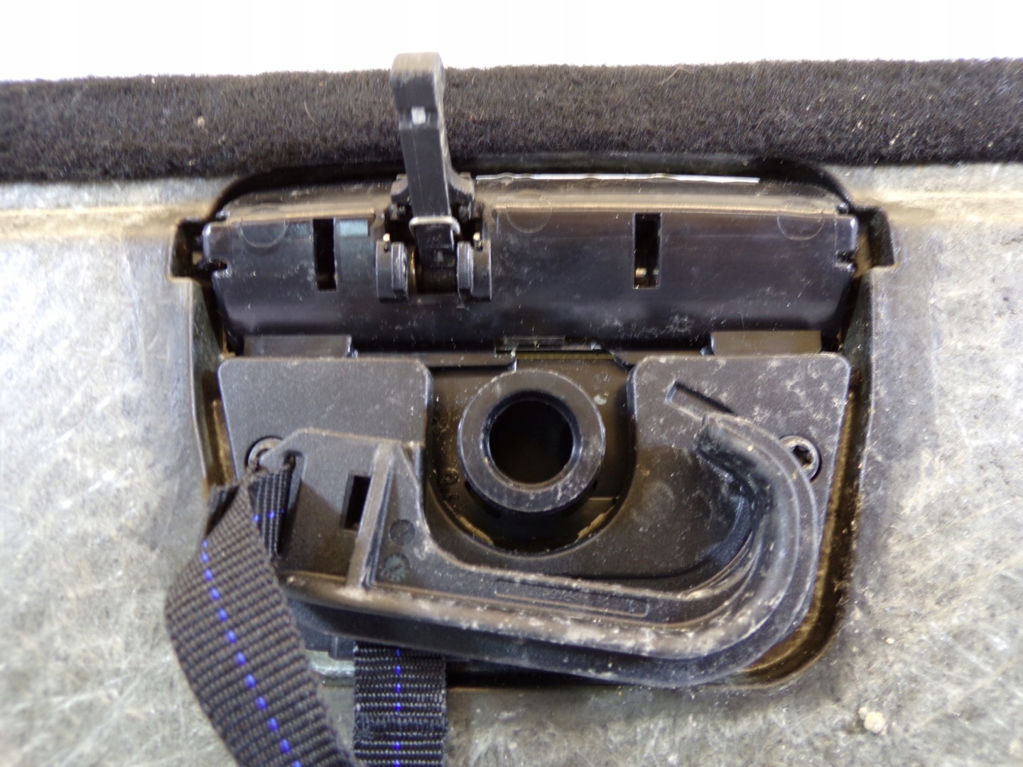 floor boot MERCEDES B KLASA W246 A2466800142