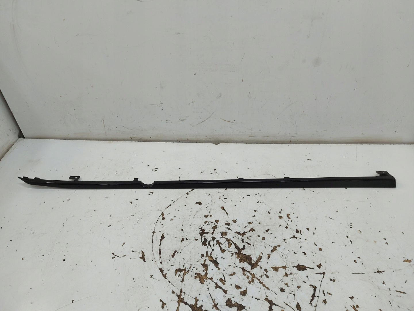 BMW 5 G60 moulding threshold left below door 8084761