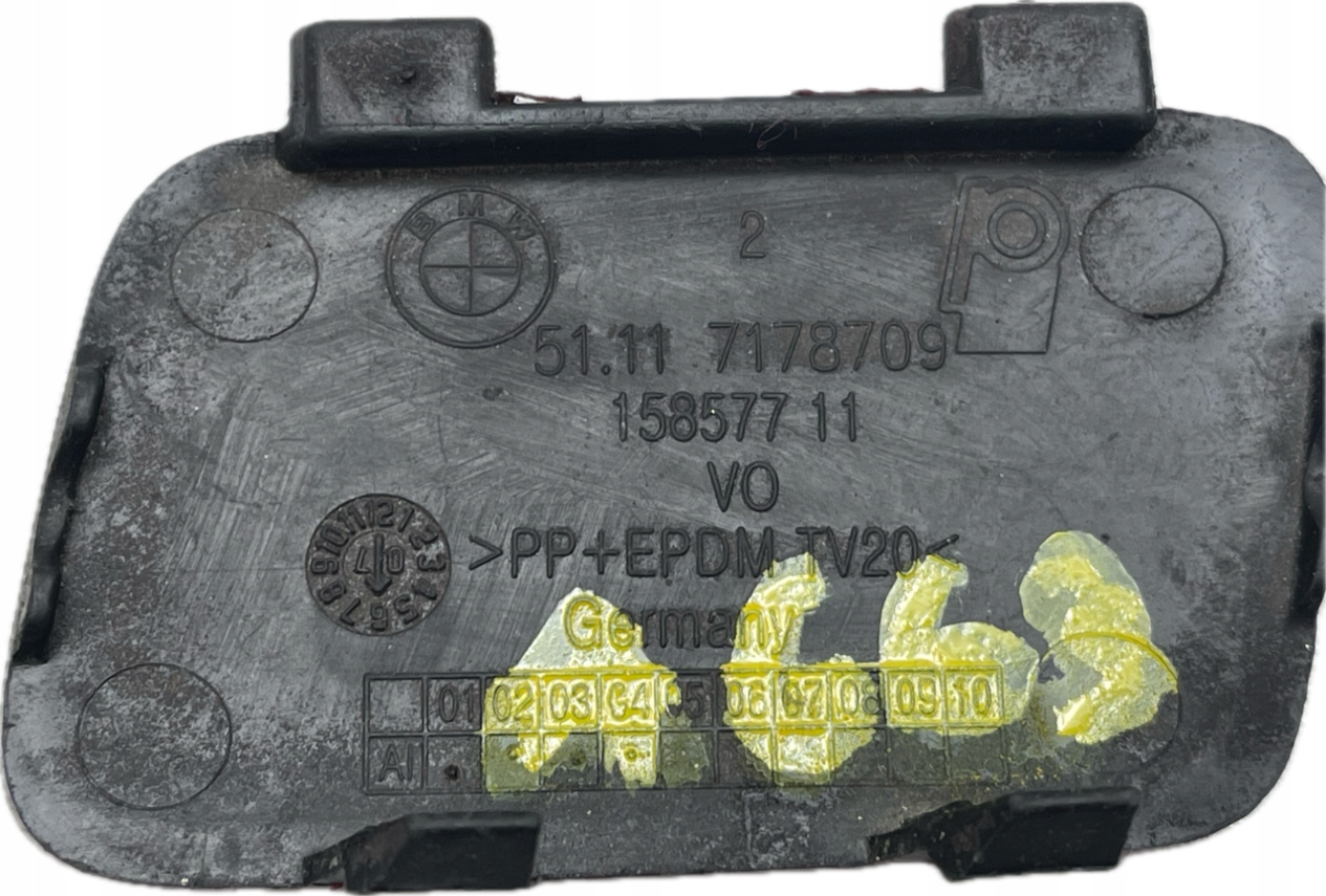 A663 BMW 1 E82 E88 2007 - towing hook cap of a bumper front front 7178709