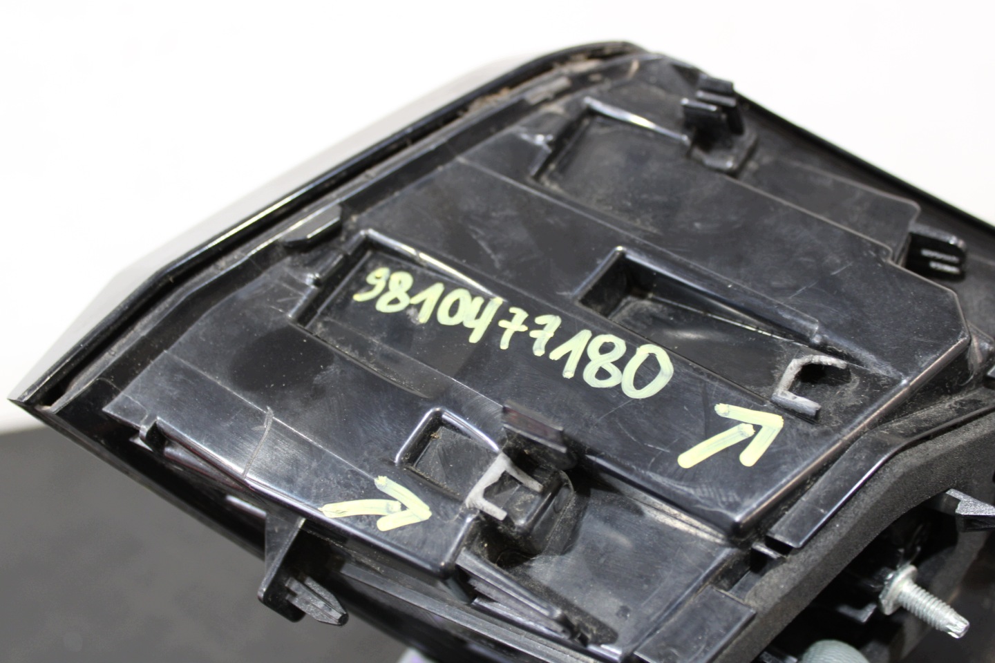 light left rear part 9810477180 PEUGEOT 3008 II 2