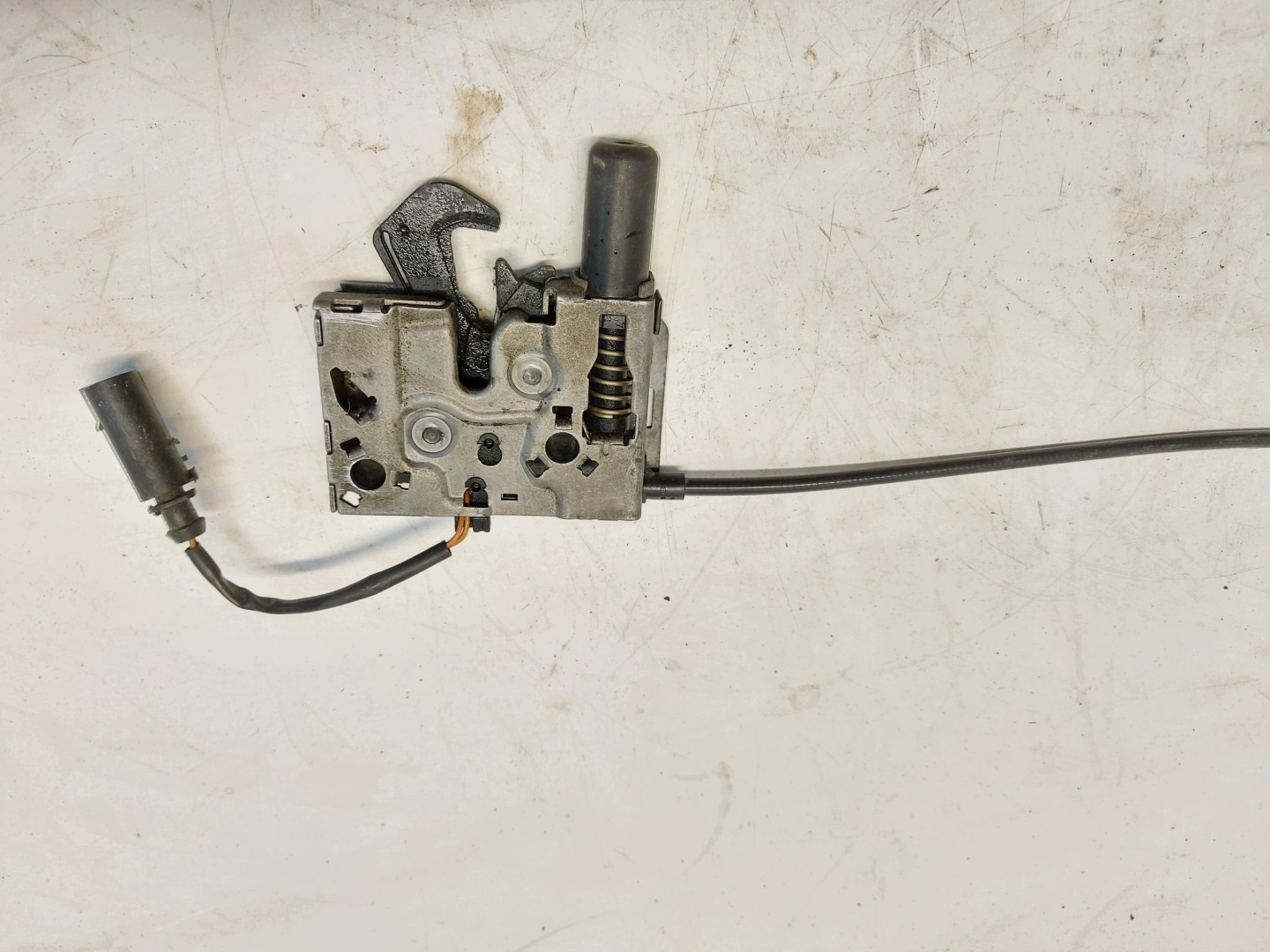 Audi Q8 E-TRON SportBack 4KE bonnet latch lock rope front front oryg