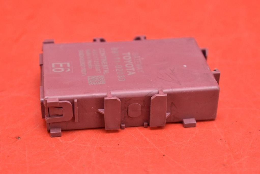 control unit module GATEWAY 89111-02030 TOYOTA COROLLA E21 1.8 HYBRID 98 KM