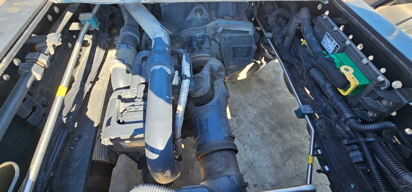 automatic gearbox IT 3 AMT T 2019 IVECO STRALIS AS440ST/P LNG