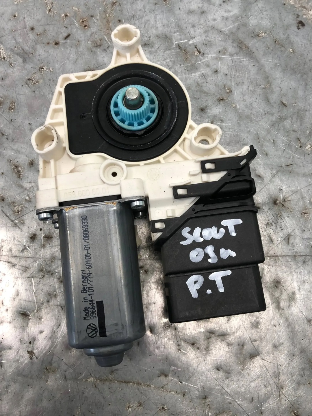 mini motor windows right rear part SKODA OCTAVIA II SCOUT 5K0959704A