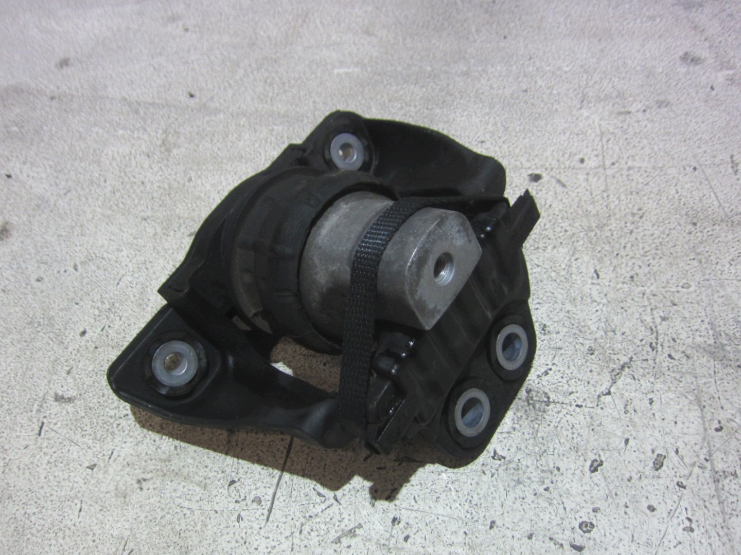 VOLVO XC90 II XC 90 support 2.0 T6 right engine mount 31330588
