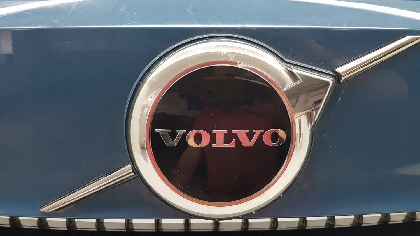 VOLVO XC40 C40 RECHARGE bumper front 31690933