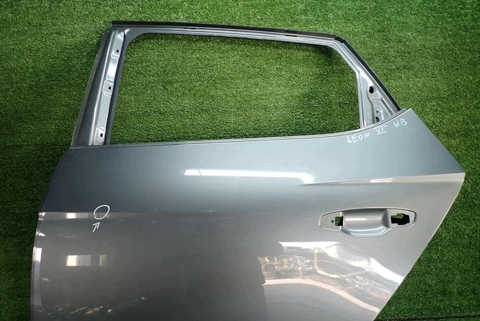 SEAT LEON III HB ajtó bal hátsó hátsó