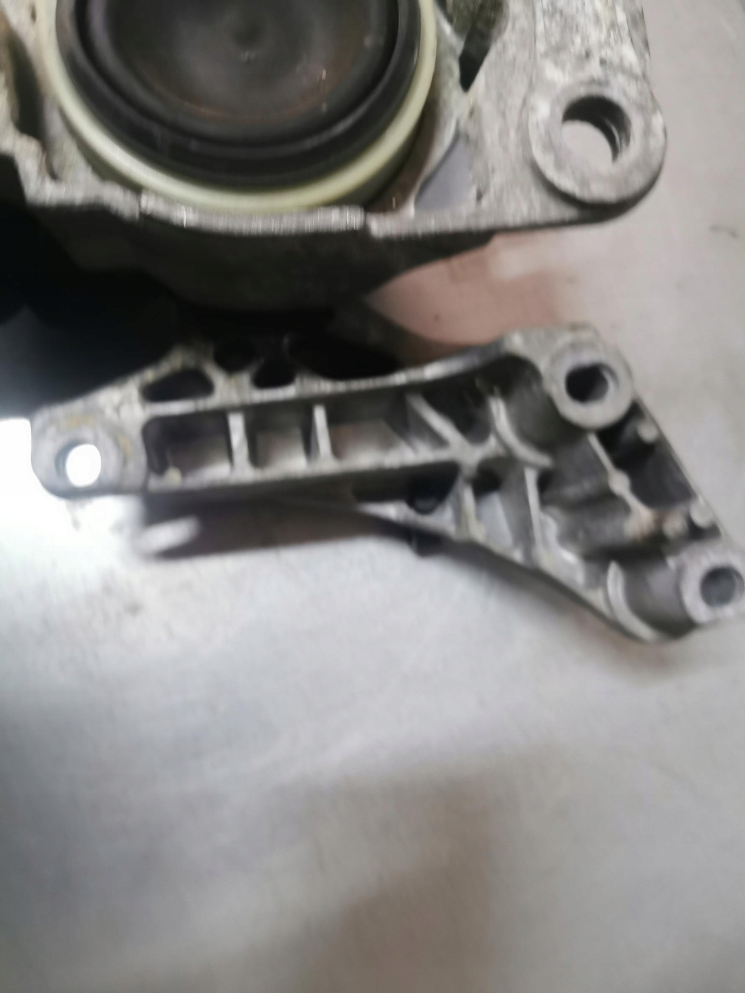 holder engine mount RENAULT MEGANE III 1.4 TCE 112100017R