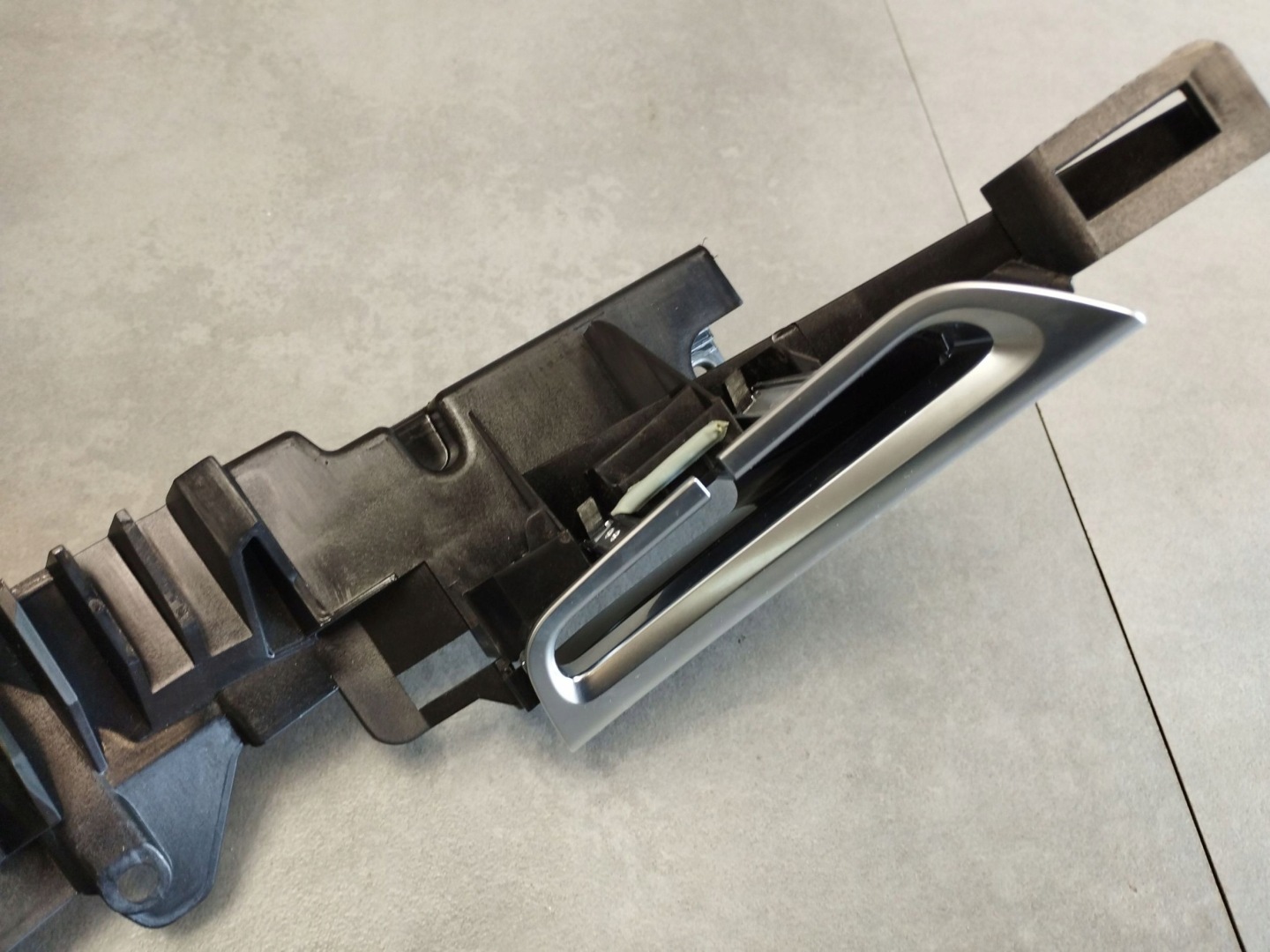 Mercedes-Benz S W222 2014 console right A2226940238