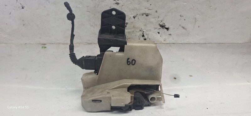 lock door left front VW PASSAT B5 3B0837867