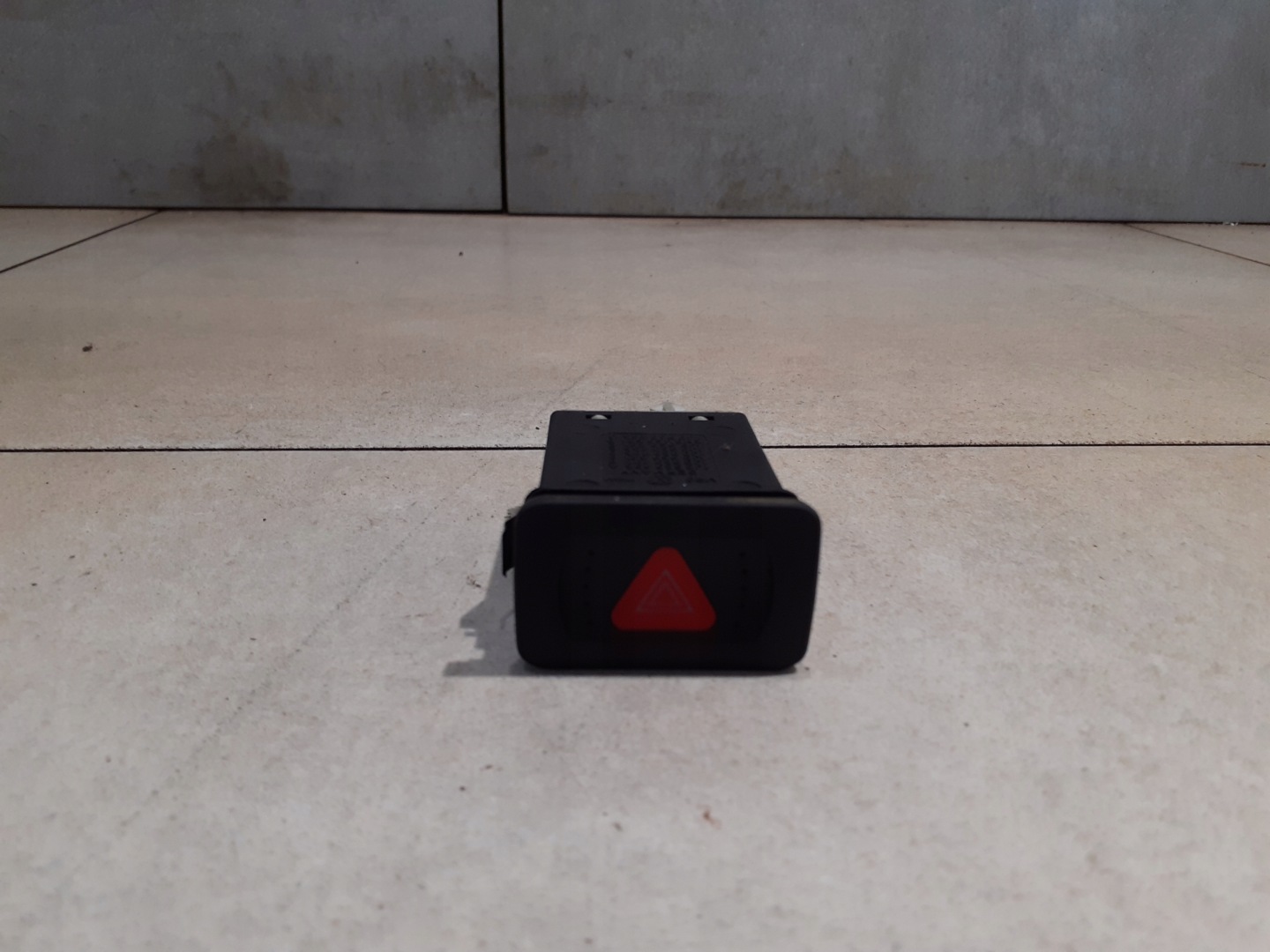 button light switch of warning lights VW GOLF IV 1.4 16V 1J0 953 235 A