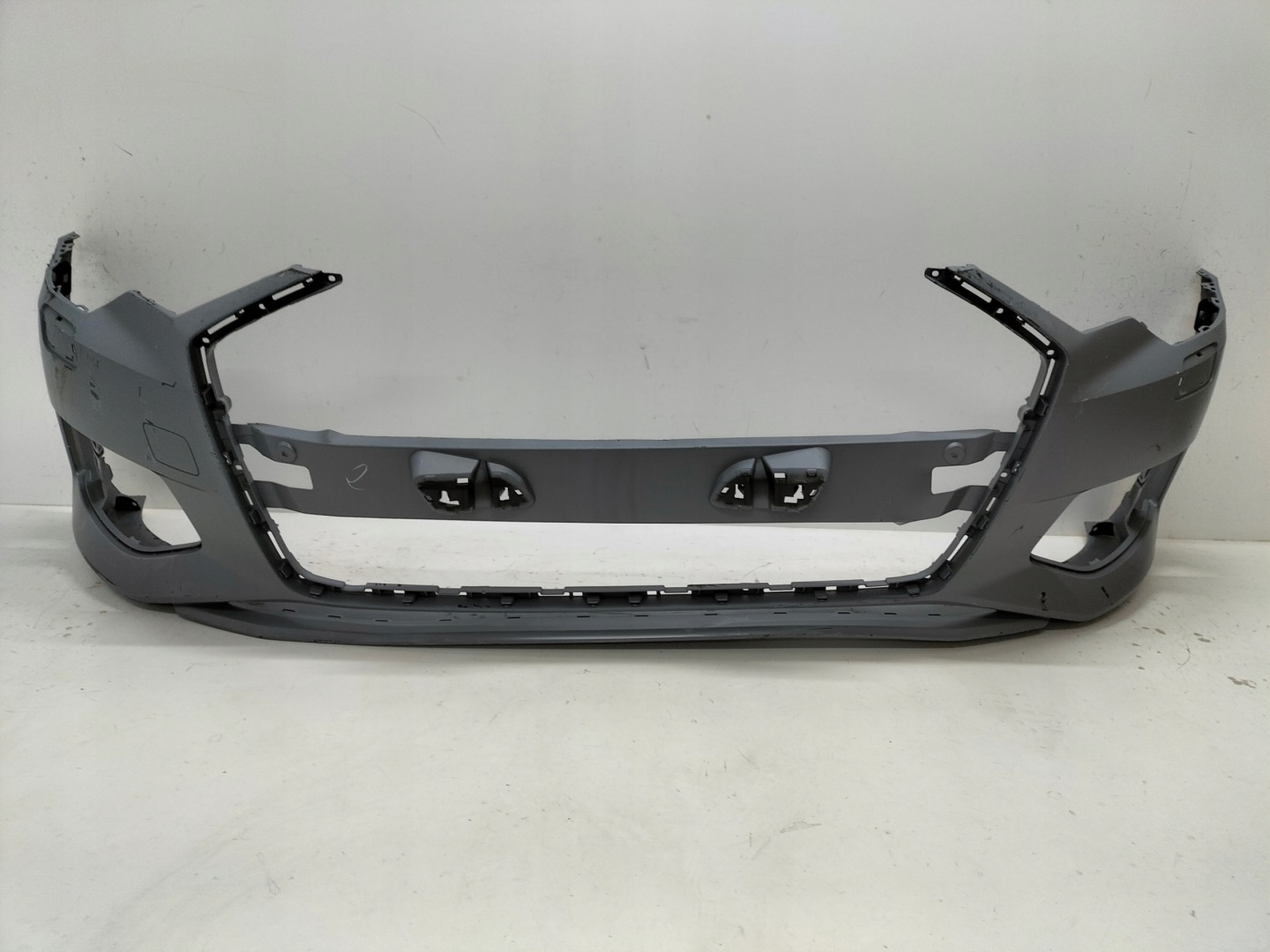 FRONTSTOSSSTANGE VORNE AUDI A6 C8 18