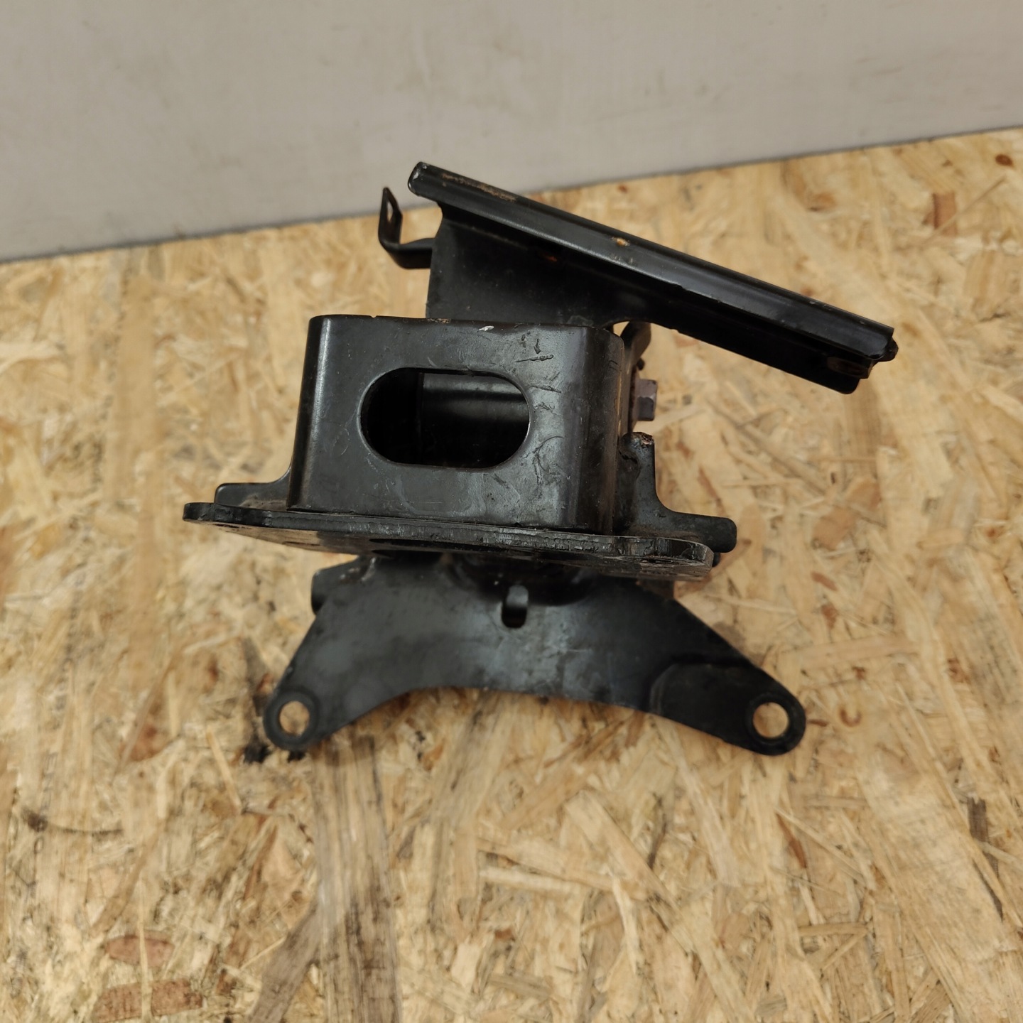 holder engine mount TOYOTA YARIS III 1.5 HYBRYDA