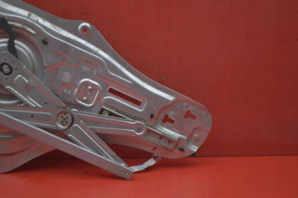 window regulator left front EU 82470-3U110 KIA SPORTAGE 3 III 10-14