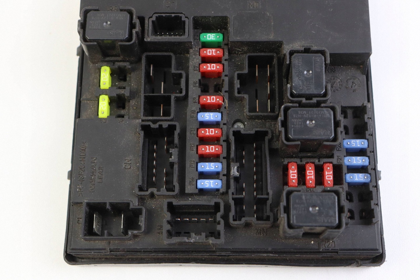 NISSAN JUKE F15 module fuse box 284B7-1KA0D