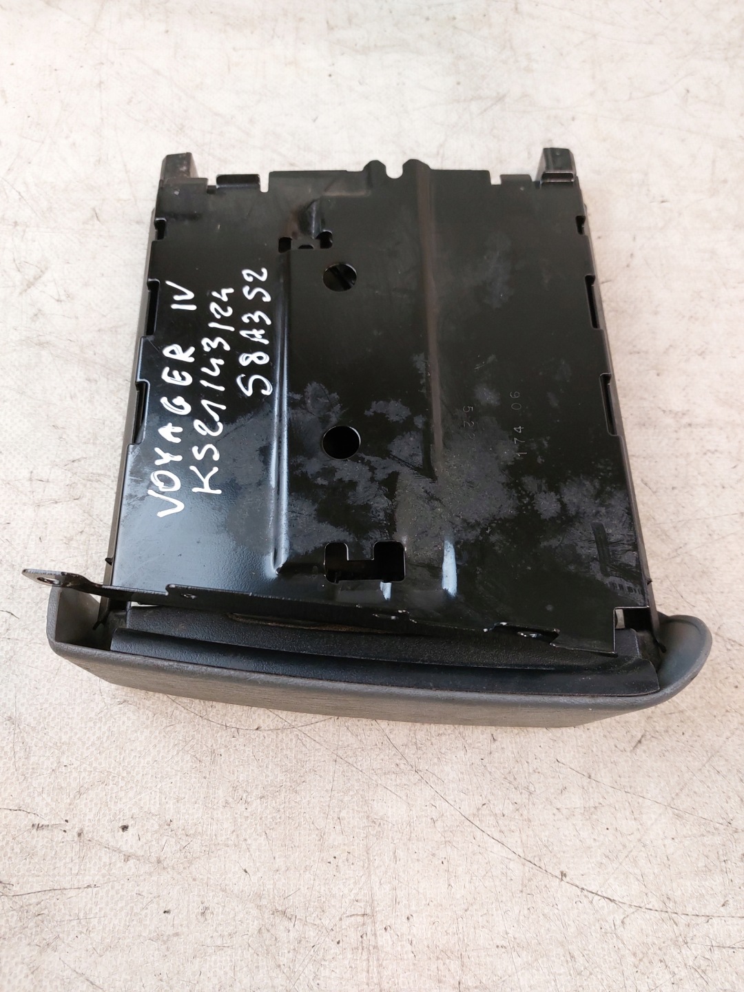 CUPHOLDER bracket for KUBKI CHRYSLER VOYAGER IV