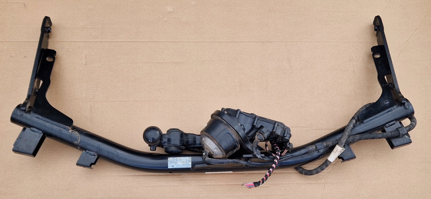 tow VW GOLF 8 KOMBI 5H9803881D original