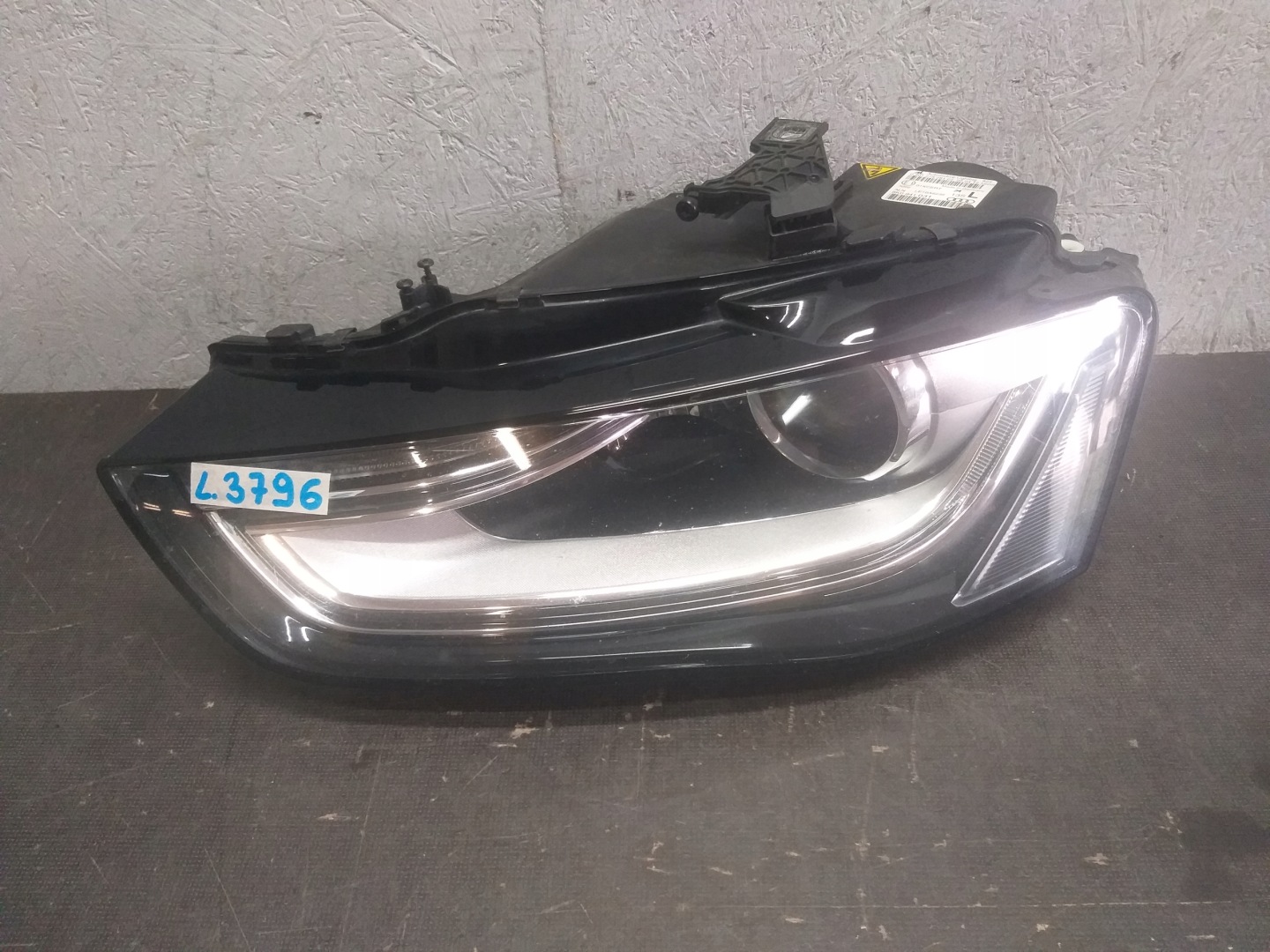 light front left AUDI A4 B8 XENON positioning LED LIFT 12- 8K0941031