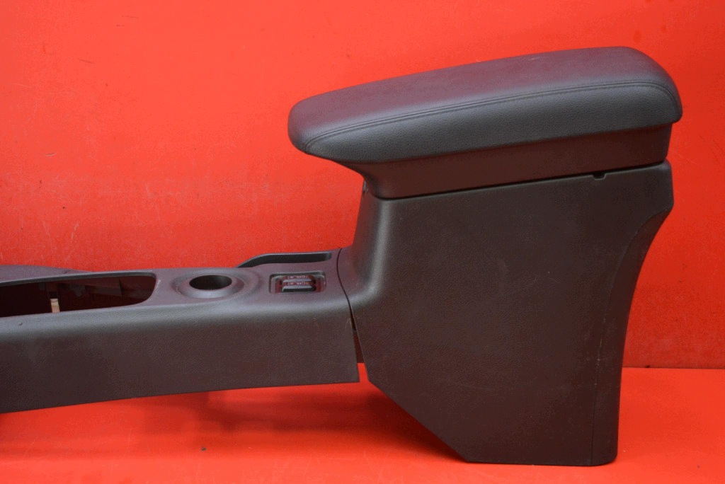 tunnel central armrest EU 8011B154 MITSUBISHI OUTLANDER 3 III 12-14