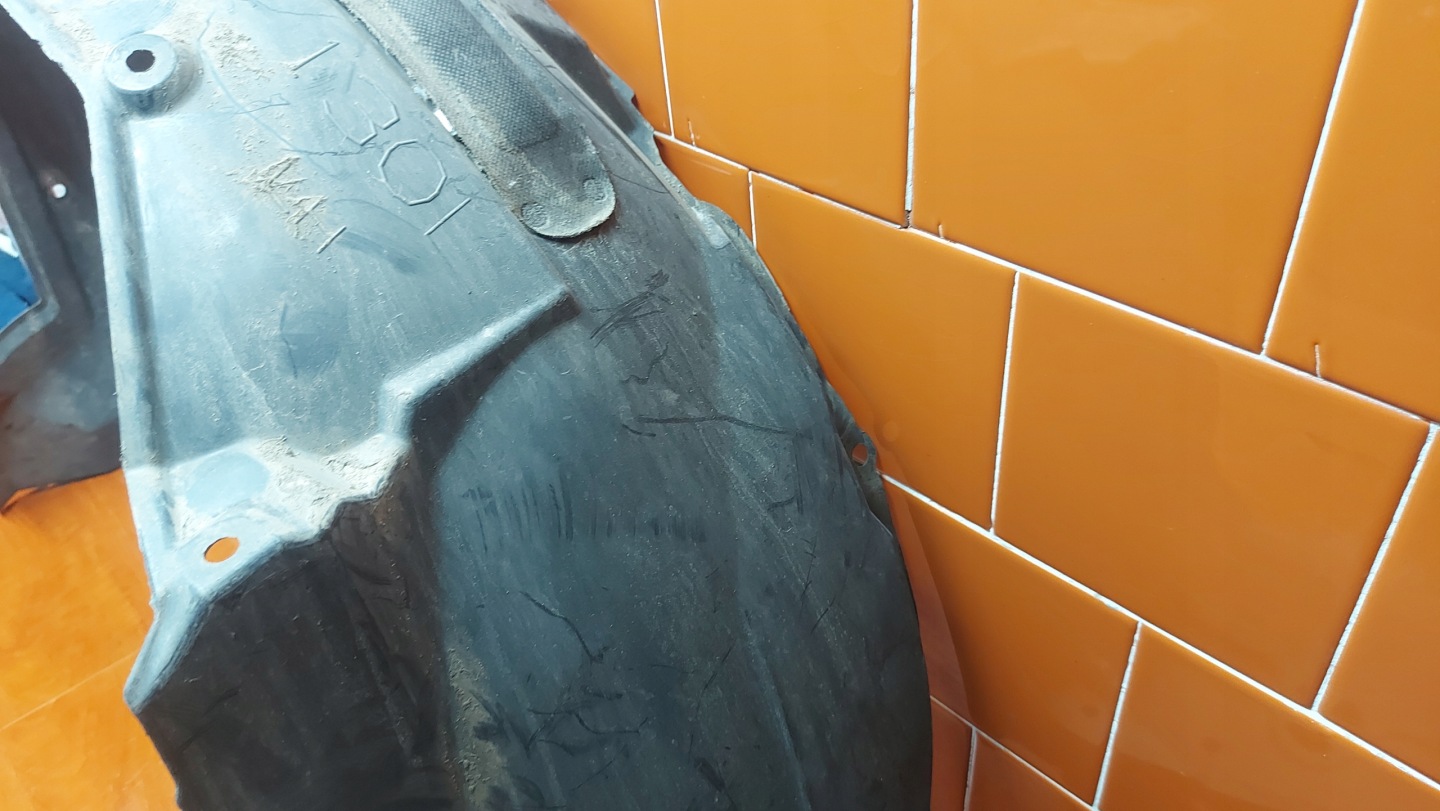 mudguard left left front front TOYOTA AURIS and 06-12