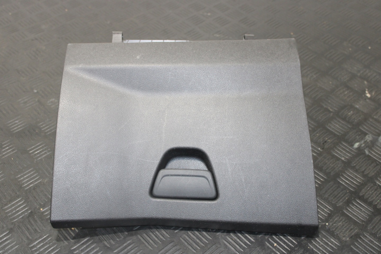 HANDSCHUHFACH KONSOLE FORD B-MAX AV11-R06010-AD