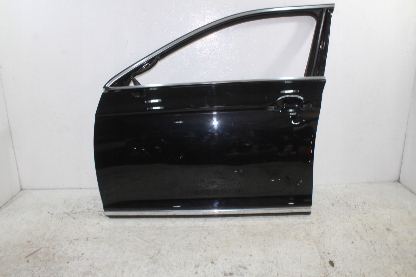 VW Passat B8 door left front front 3G0831311L