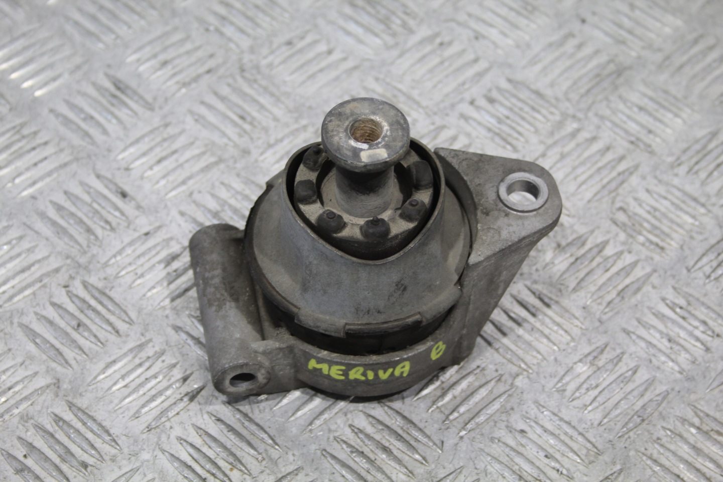 holder engine mount OPEL MERIVA B 13347071