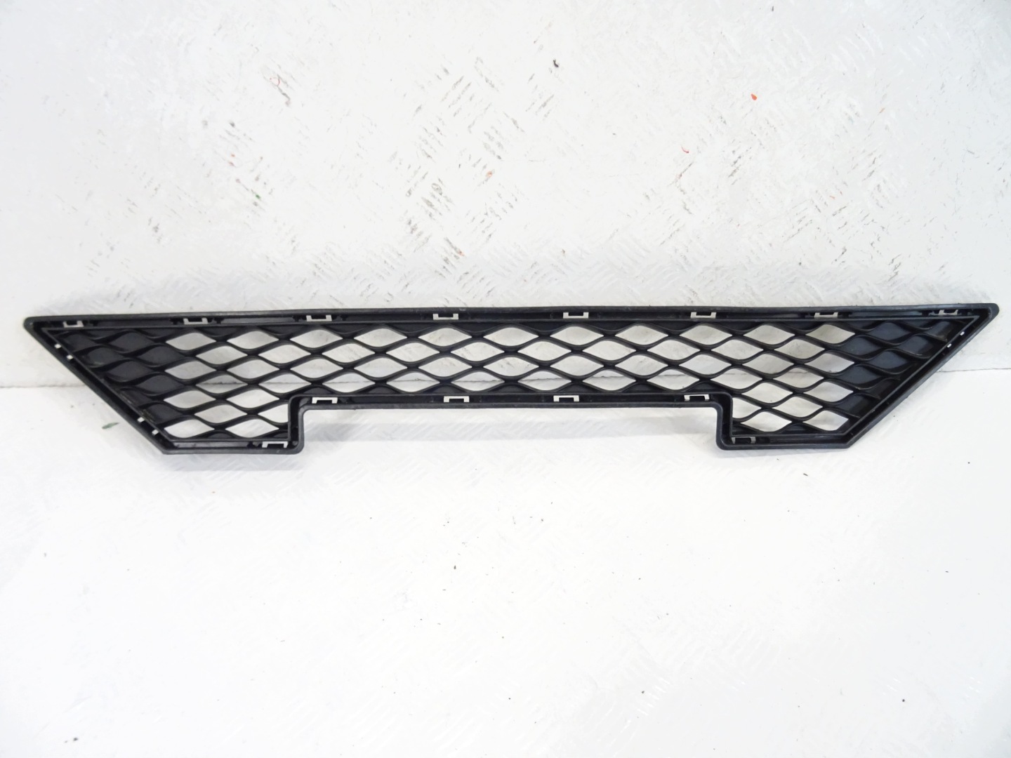 grid of a bumper front central MG MG3 LIFT P10272644