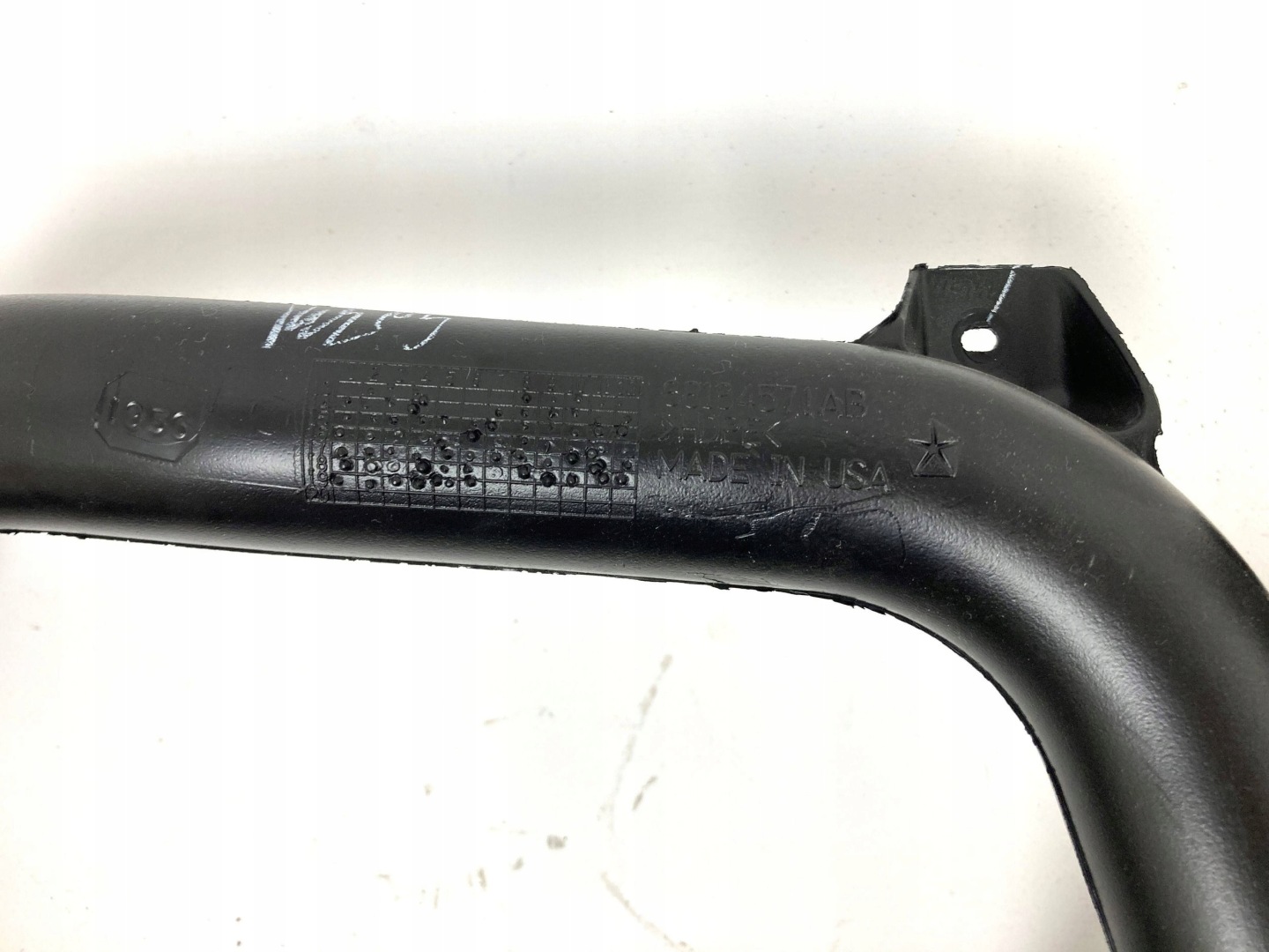 Dodge Challenger 2015-23 drain intake tunelu srodkowego