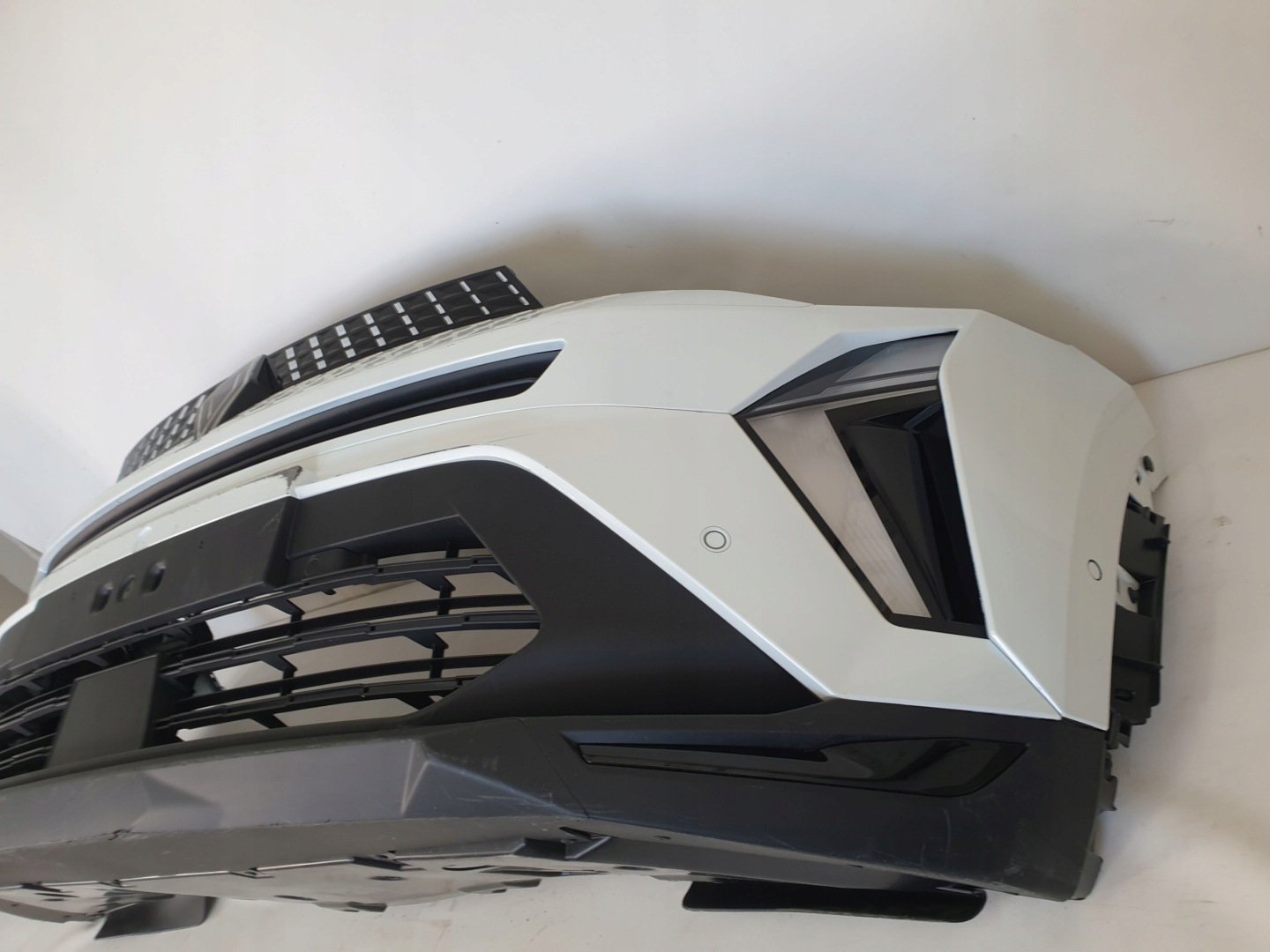RENAULT CAPTUR II LIFT 24-> bumper front front PDC LED RADAR cover