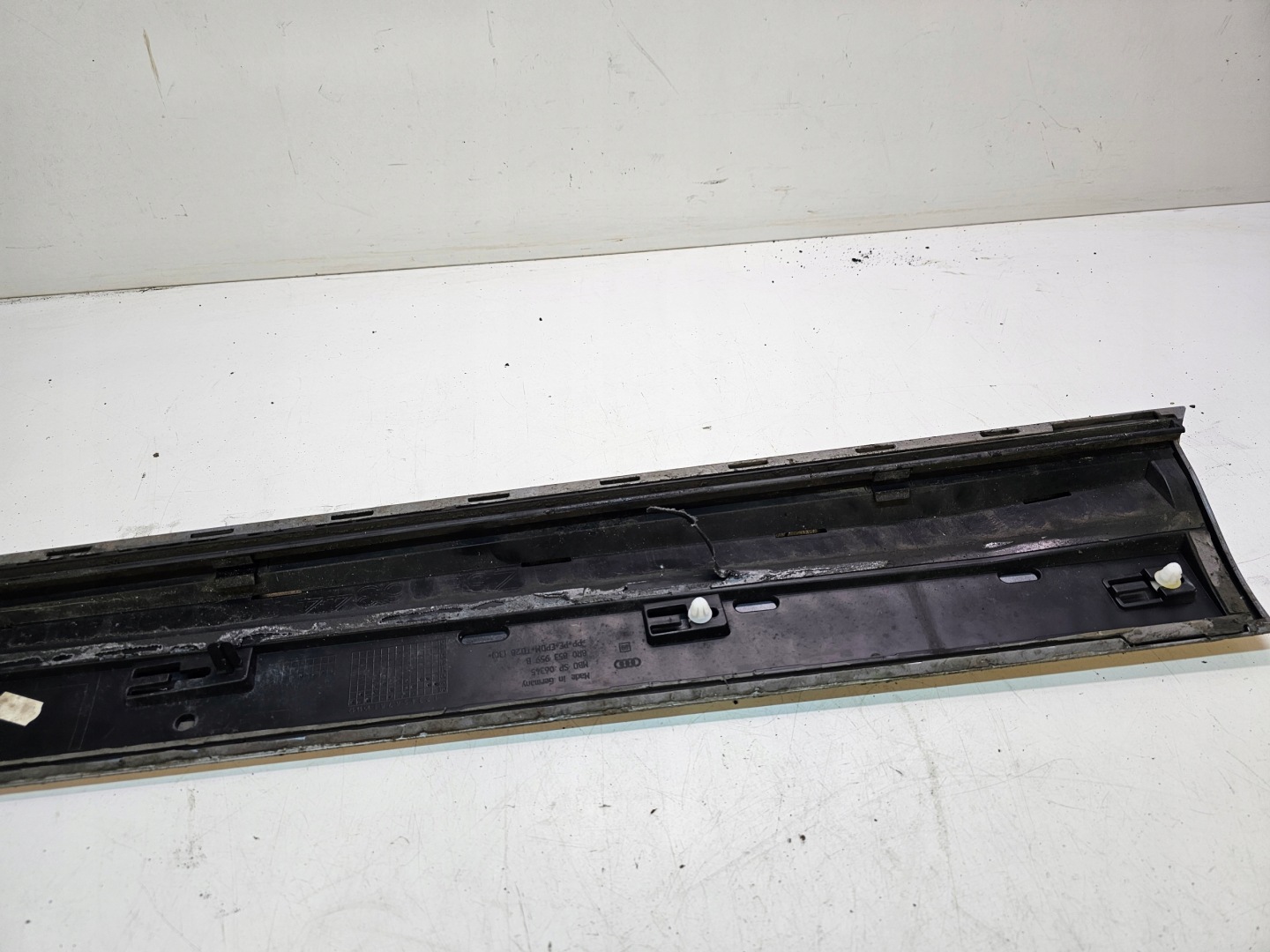 moulding door lower left front AUDI Q5 8R LY7G 8R0853959B