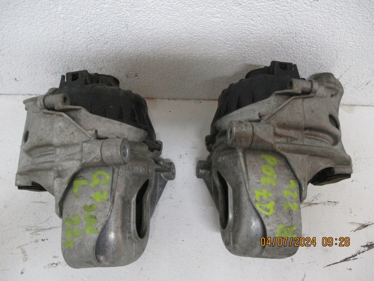 holder engine mount AUDI Q7 4M0199372FF 4M0199371FF
