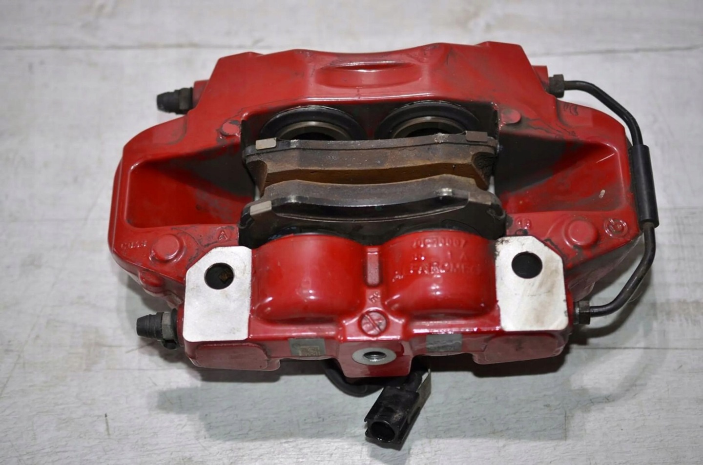 Alfa Romeo Giulia 2021 left front caliper