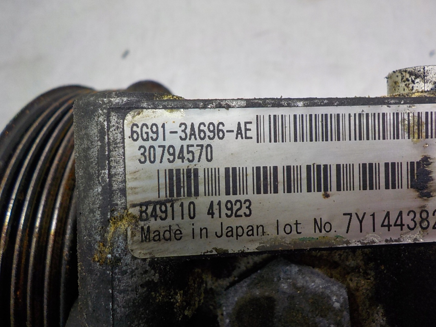 FORD MONDEO IV2.0 16V B Pompa servosterzo 6G91-3A696-AE