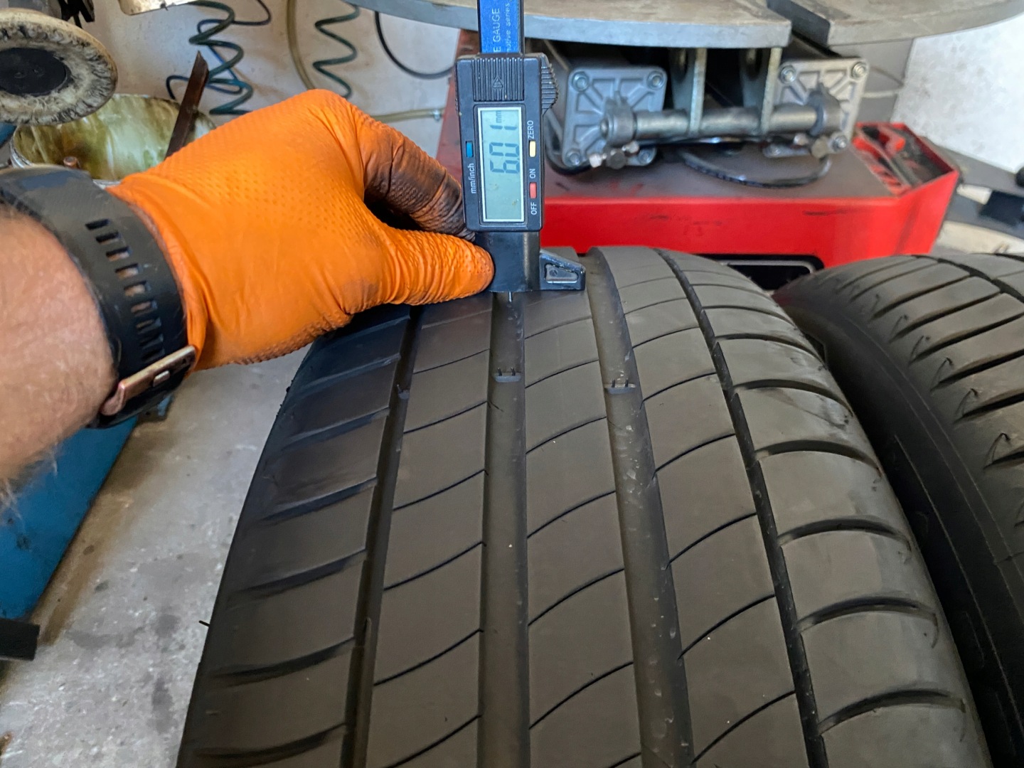2 tyres summer Michelin Primacy 3 215/55R17 rant ochronny 6mm