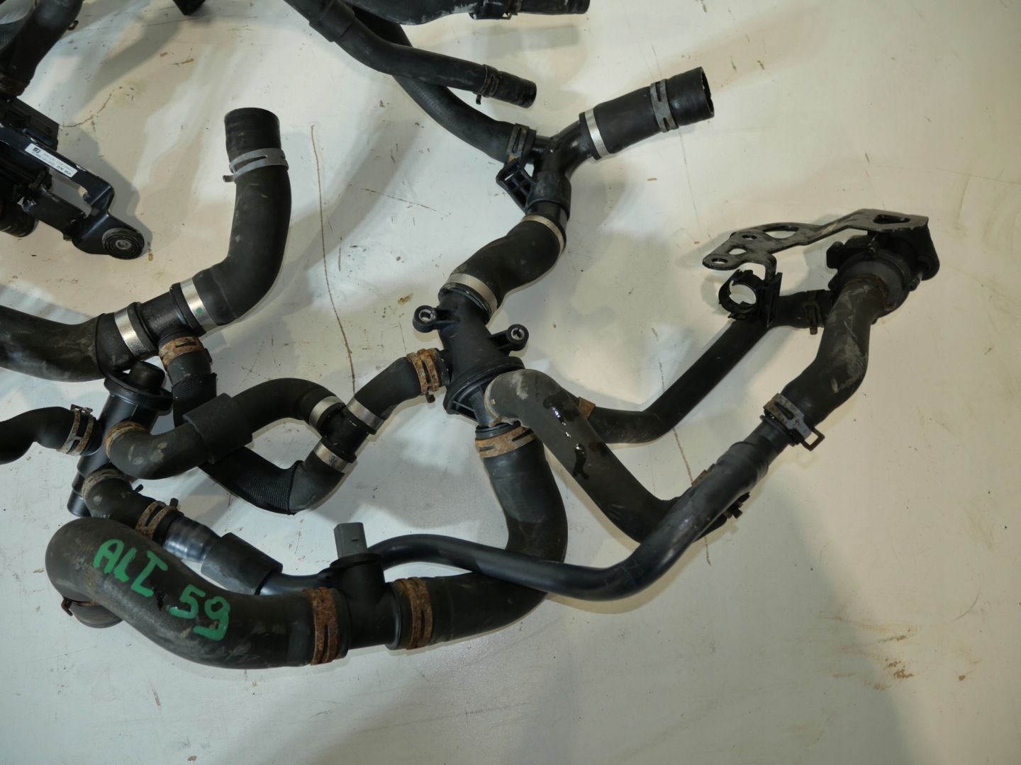 crijeva vode VW CRAFTER II 2N0121599H
