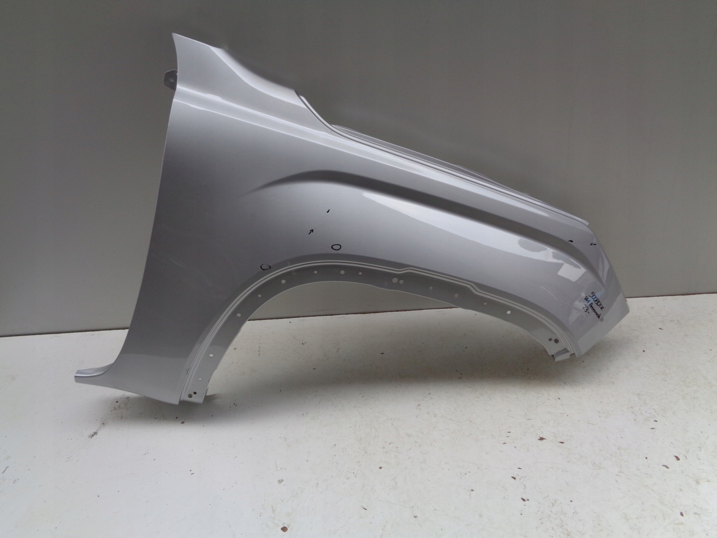 fender right front VW AMAROK II 23- NR 50080
