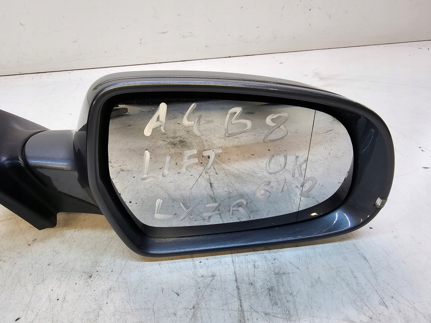 mirror right AUDI A4 B8 LIFT LX7R 6+2 PIN UK